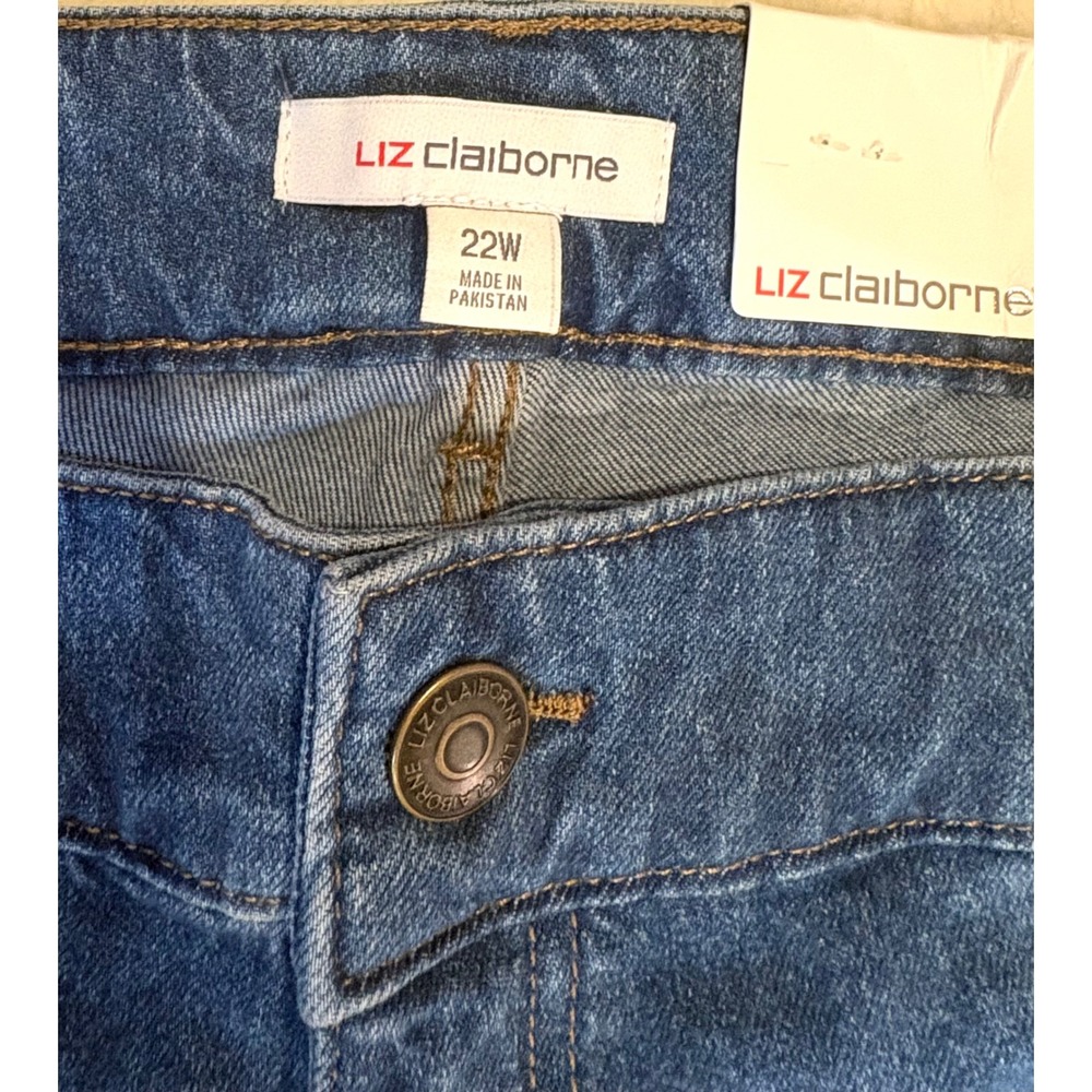 Liz Claiborne Women 22W Blue Denim Wide Leg Cropped Culotte Jeans NWT - Picture 7 of 11